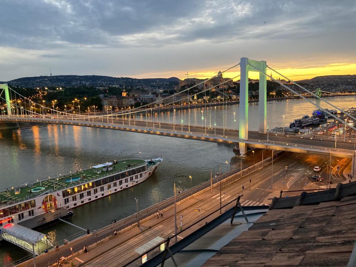 Riverside Flat With King Castle View Budapest Exterior photo